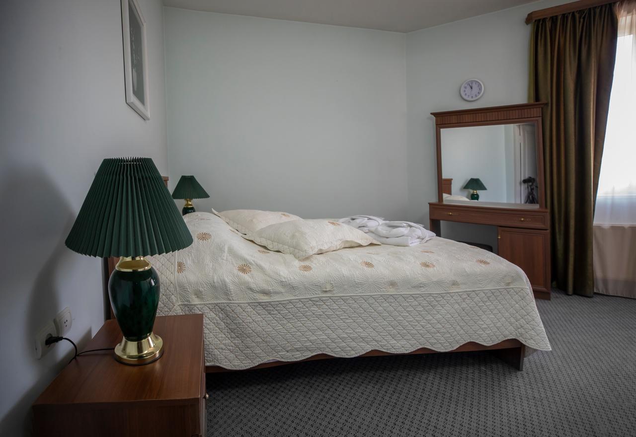 Leader Hotel Gori Exteriér fotografie