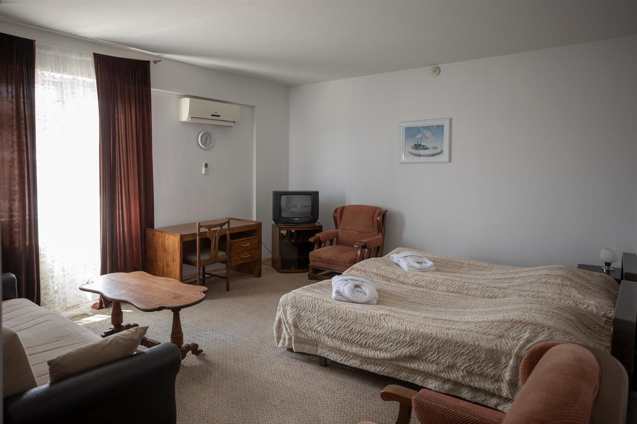 Leader Hotel Gori Exteriér fotografie