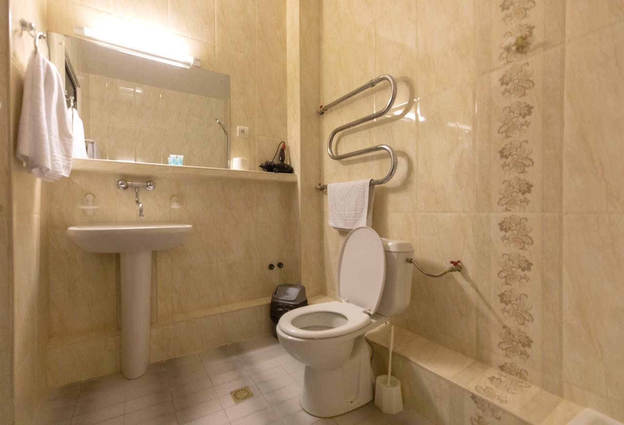 Leader Hotel Gori Exteriér fotografie