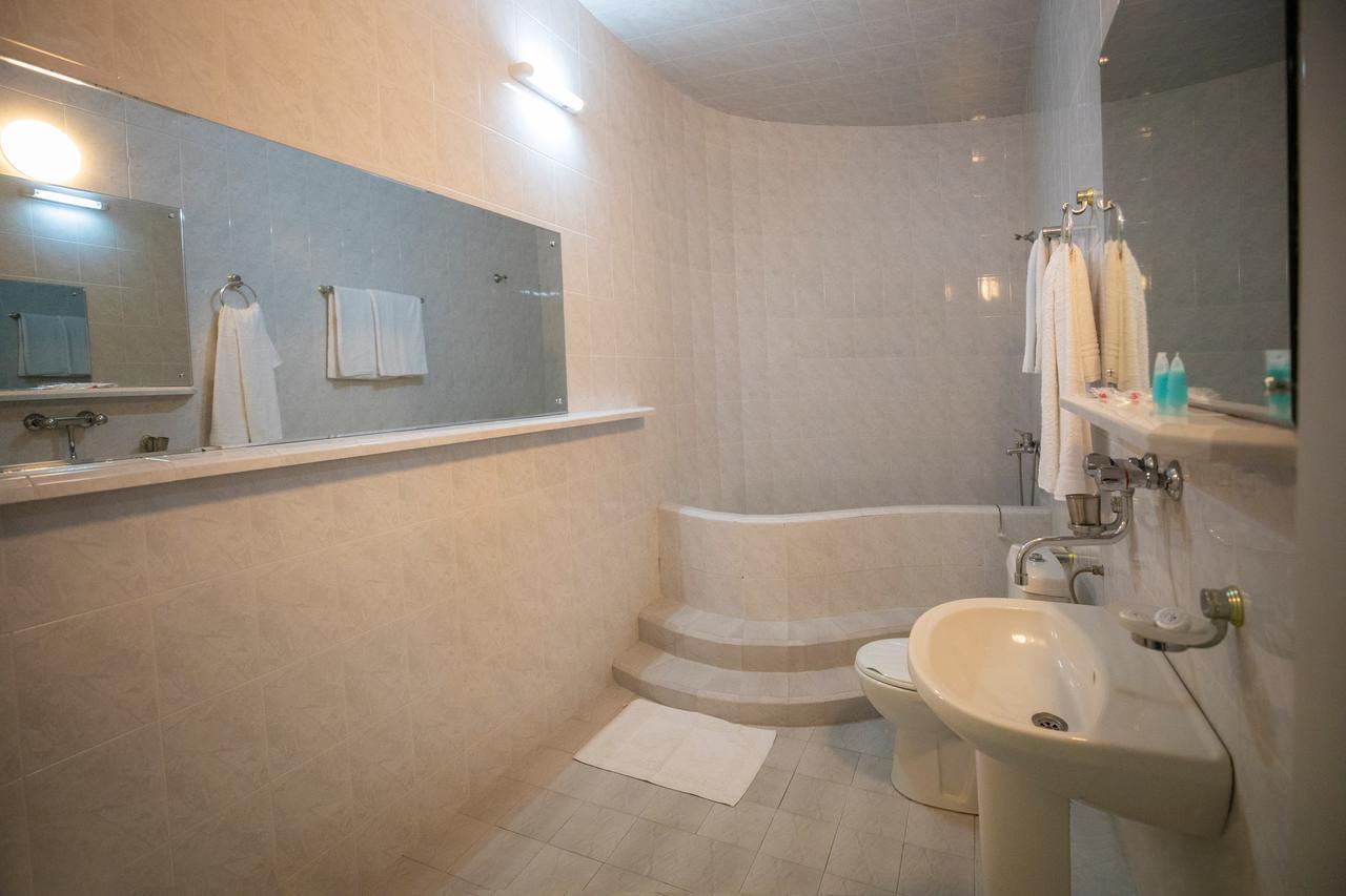 Leader Hotel Gori Exteriér fotografie