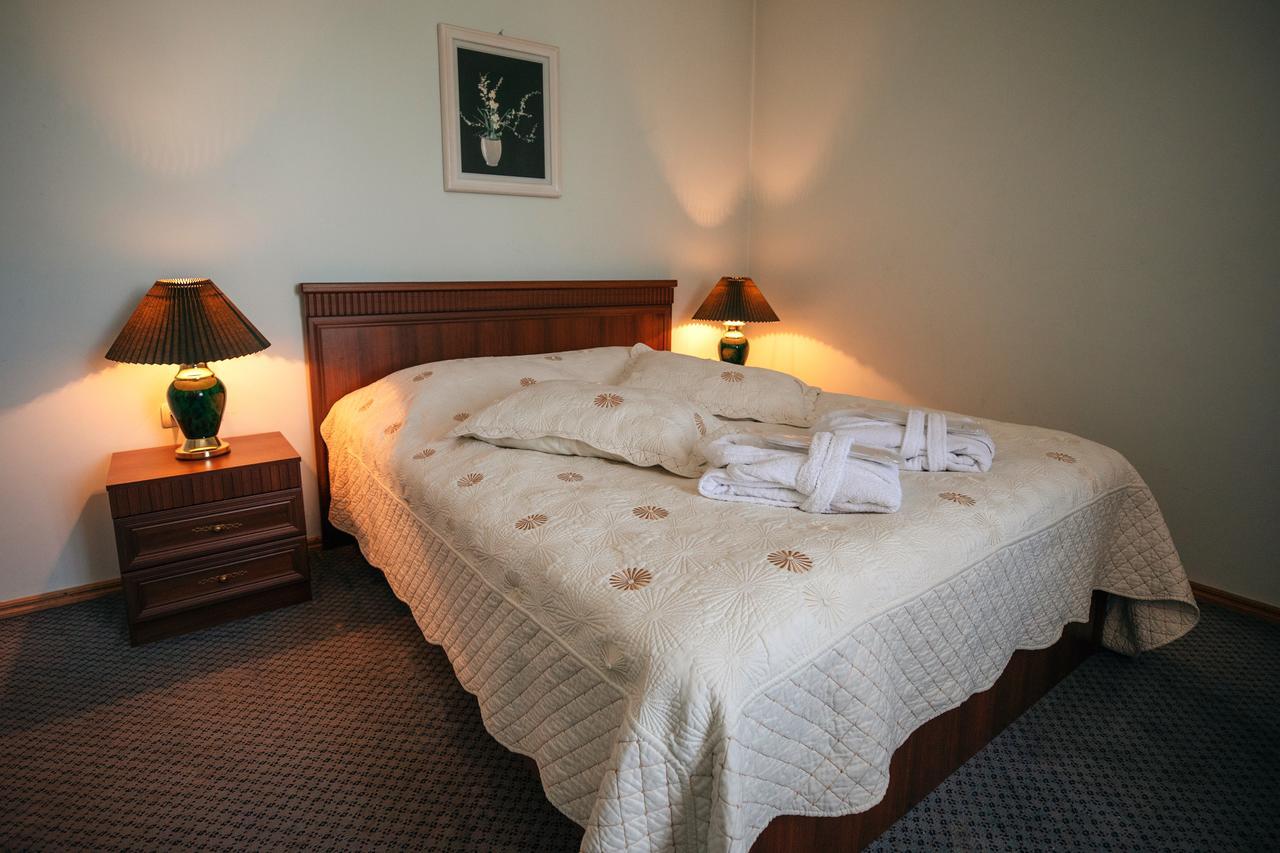 Leader Hotel Gori Exteriér fotografie