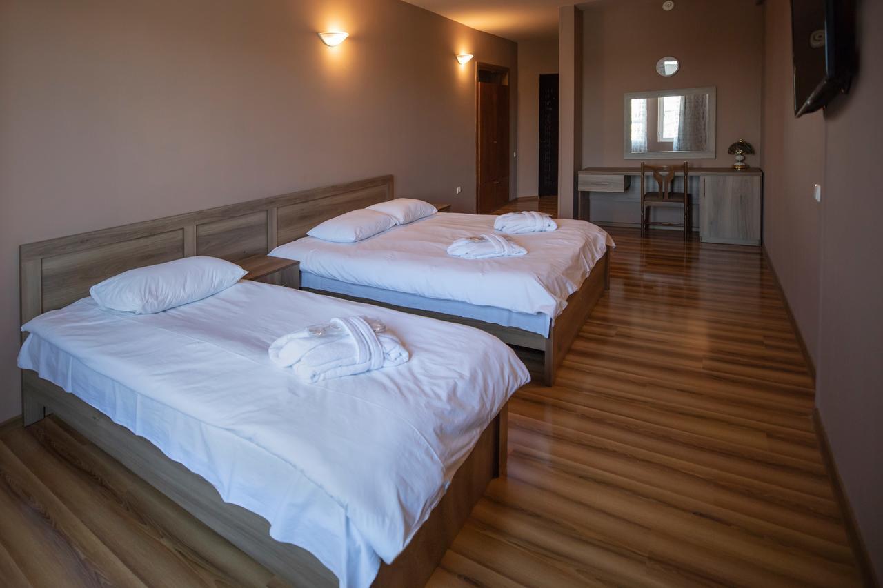Leader Hotel Gori Exteriér fotografie